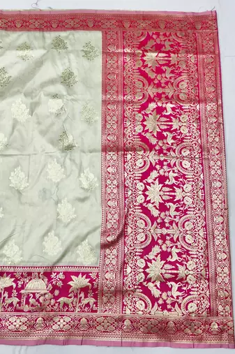 Cream zari woven silk blend traditional saree with blouse piece