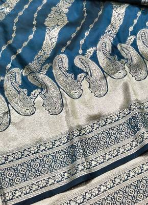 Navy blue zari woven silk blend traditional saree with blouse piece 3