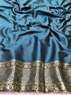 Navy blue zari woven silk blend traditional saree with blouse piece 4