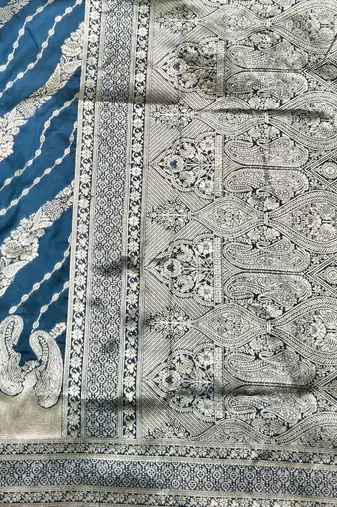 Navy blue zari woven silk blend traditional saree with blouse piece