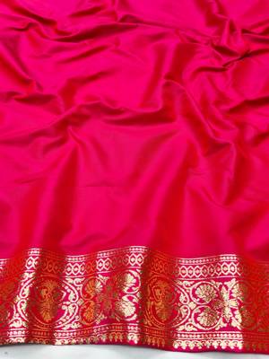 Mustard zari woven silk blend traditional saree with blouse piece 4
