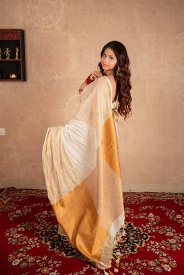 white linen saree with golden border 3