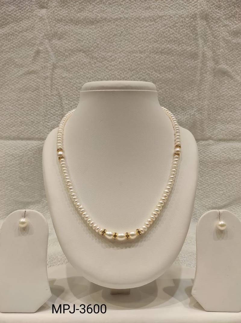 Pearl necklace and stud earring jewellery set, white, gold-tone accents, with stud earrings