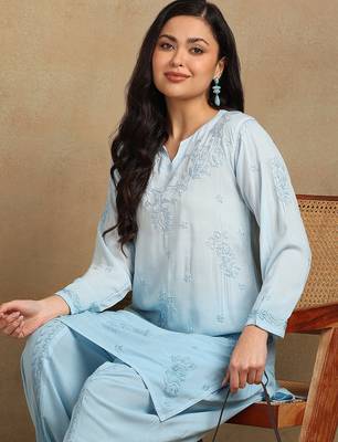 Women's lucknowi chikankari hand embroidered floral motifs modal kurta with dhoti pants 4