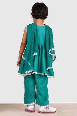 Green lace rayon flared kurta pant with chiffon dupatta set 3
