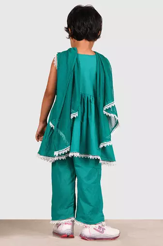 Green lace rayon flared kurta pant with chiffon dupatta set