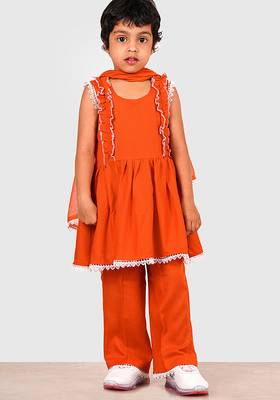 Orange lace rayon flared kurta pant with chiffon dupatta set 4