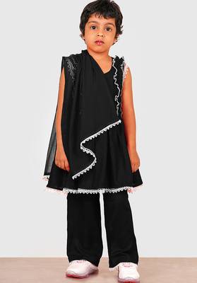 Black lace rayon flared kurta pant with chiffon dupatta set 4