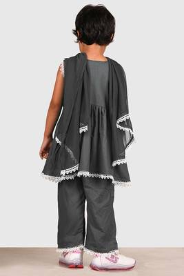 Grey lace rayon flared kurta pant with chiffon dupatta set 3