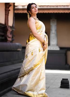 off white zari woven border pure cotton kasavu saree with blouse 2
