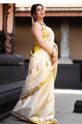 off white zari woven border pure cotton kasavu saree with blouse