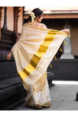 off white zari woven border pure cotton kasavu saree with blouse 4
