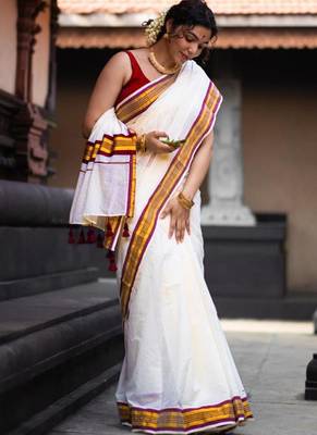 off white zari pure cotton kasavu saree with traditional zari border 2