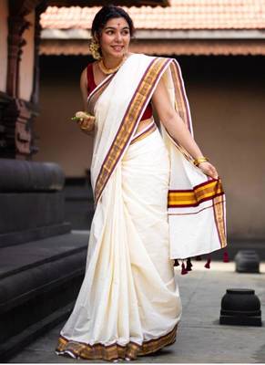 off white zari pure cotton kasavu saree with traditional zari border 3
