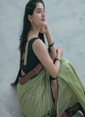 white zari crepe kasavu saree with blouse 4