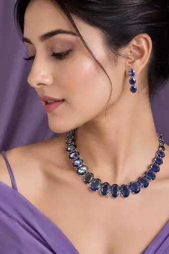 Purple ad stone rhodium-plated necklace set with earrings