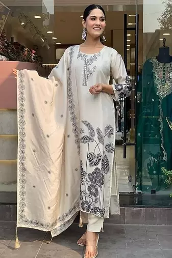New womens off-white handloom silk embroidered kurti pant set