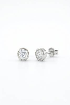 925 sterling silver Round Bezel Set Diamond Stud Earrings 1