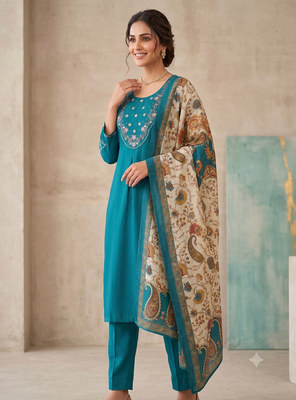 Women rama green embroidered kurta pant set with dupatt 3