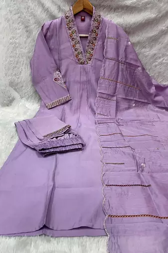 Lavender embroidered silk kurta pant set with scalloped dupatta