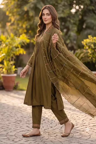 Mehendi green embroidered kurta pant set with dupatta