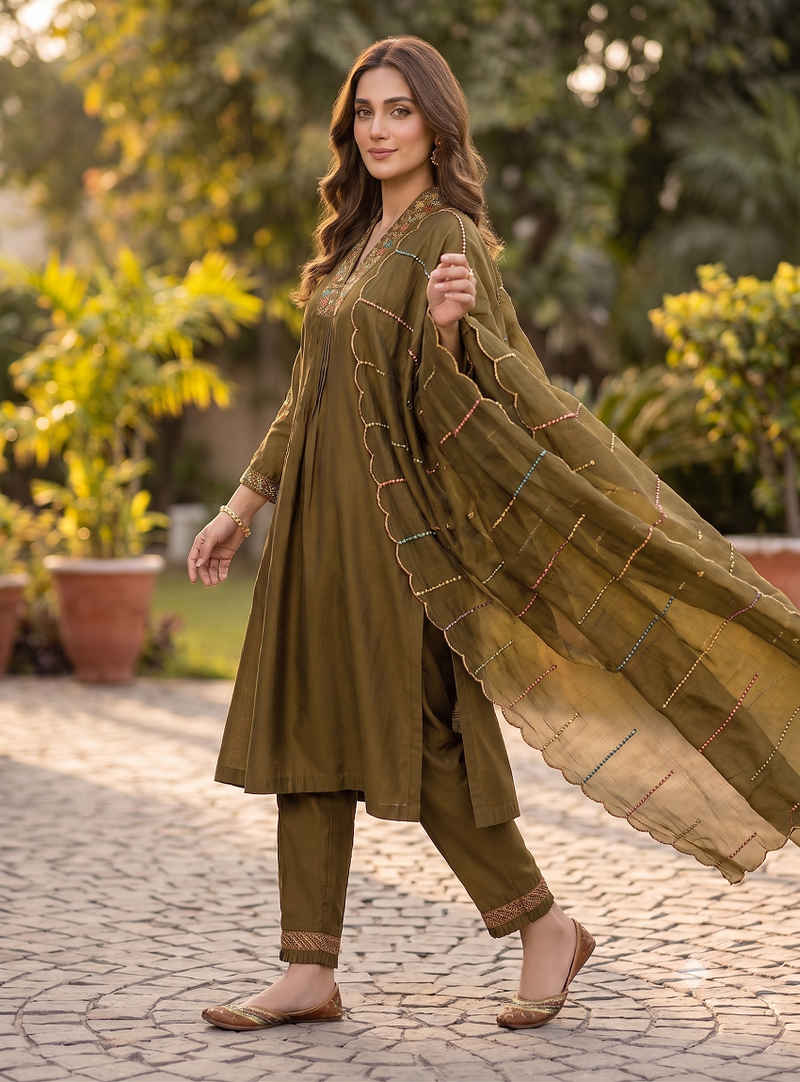 Mehendi green embroidered kurta pant set with dupatta