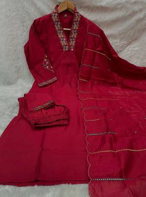 Rani pink embroidered silk kurta pant set with dupatta 4