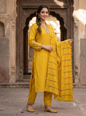 Mustard yellow embroidered silk kurta pant set with dupatta 1