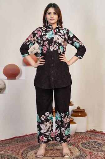 Women chocolate brown floral printed shirt and trousers co-ord set