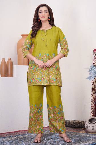 Olive green floral printed short kurta with straight pants co-ord set