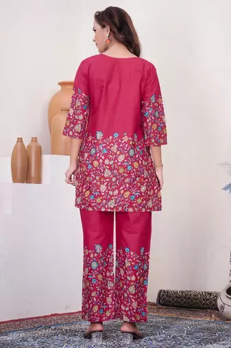 Rani pink floral printed short kurta with straight pants co-ord set