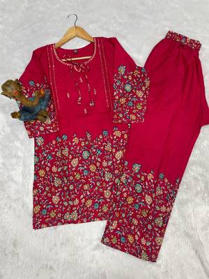 Rani pink floral printed short kurta with straight pants co-ord set 4