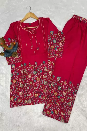 Rani pink floral printed short kurta with straight pants co-ord set