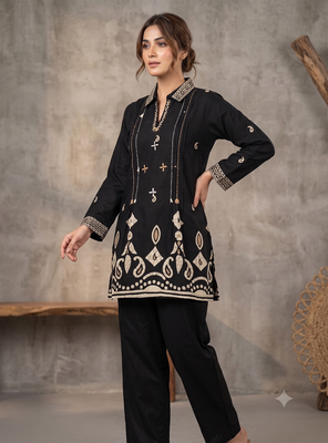 Women black printed cotton kurti with trousers co-ord set 3