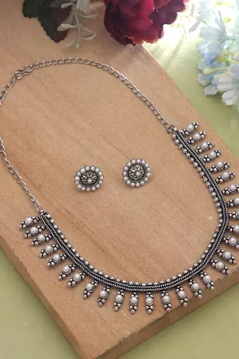 Silver color oxidised necklace set