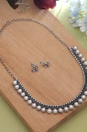 Silver color oxidised necklace set