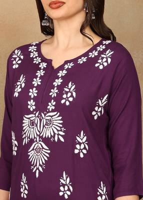 Women purple floral booti embroidered chikankari liva straight kurta & palazzo set 4