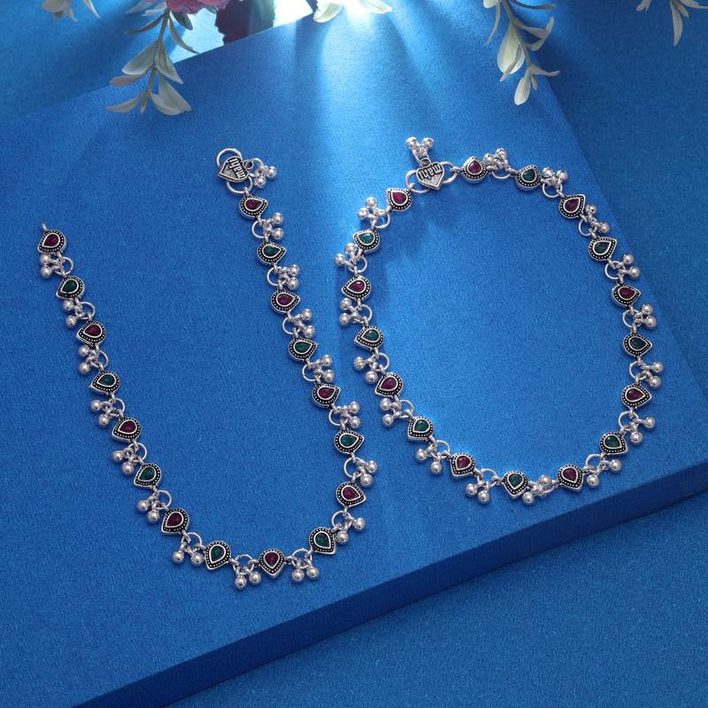 Maroon & green color oxidised anklet