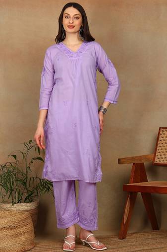 Women lavendar ethnic motifs embroidered cotton chikankari kurta set with palazzo