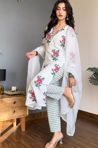Women's Rayon Floral Printed White Ethnic Kurti Suit Set