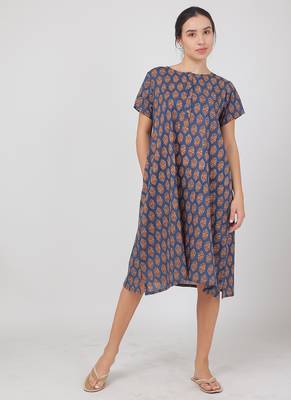 Blue cotton floral printed casual dress for women 4