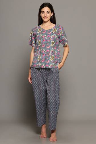 Grey everyday wear cotton pyjama co-ord set for women
