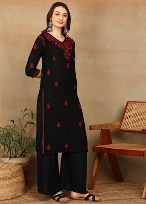 Women black & red floral embroidered chikankari straight kurta 1