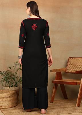 Women black & red floral embroidered chikankari straight kurta 3
