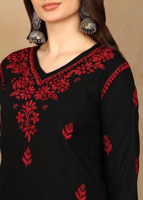 Women black & red floral embroidered chikankari straight kurta 4