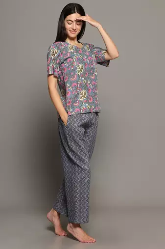 Grey everyday wear cotton pyjama co-ord set for women