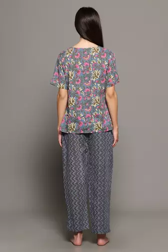 Grey everyday wear cotton pyjama co-ord set for women