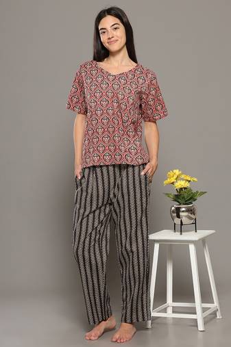 Red everyday wear cotton pyjama co-ord set for women