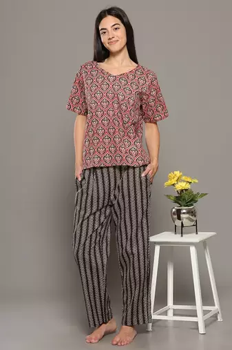 Red everyday wear cotton pyjama co-ord set for women