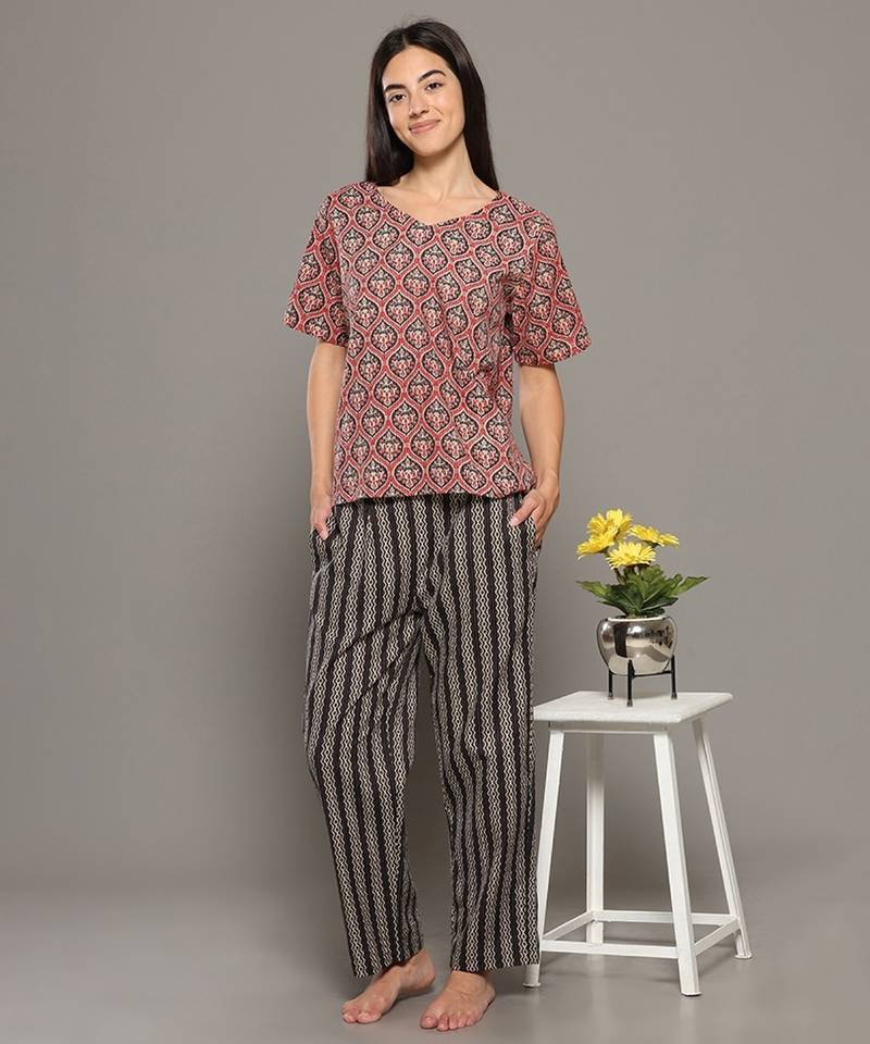 Red everyday wear cotton pyjama co-ord set for women